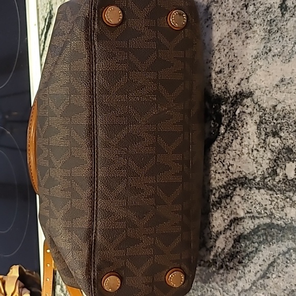 Michael Kors Authentic Florence Bag & matching Wallet (like new) - Picture 13 of 15